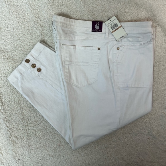 Gloria Vanderbilt Denim - Gloria Vanderbilt Madelaine Prism White Straight-Leg Capris